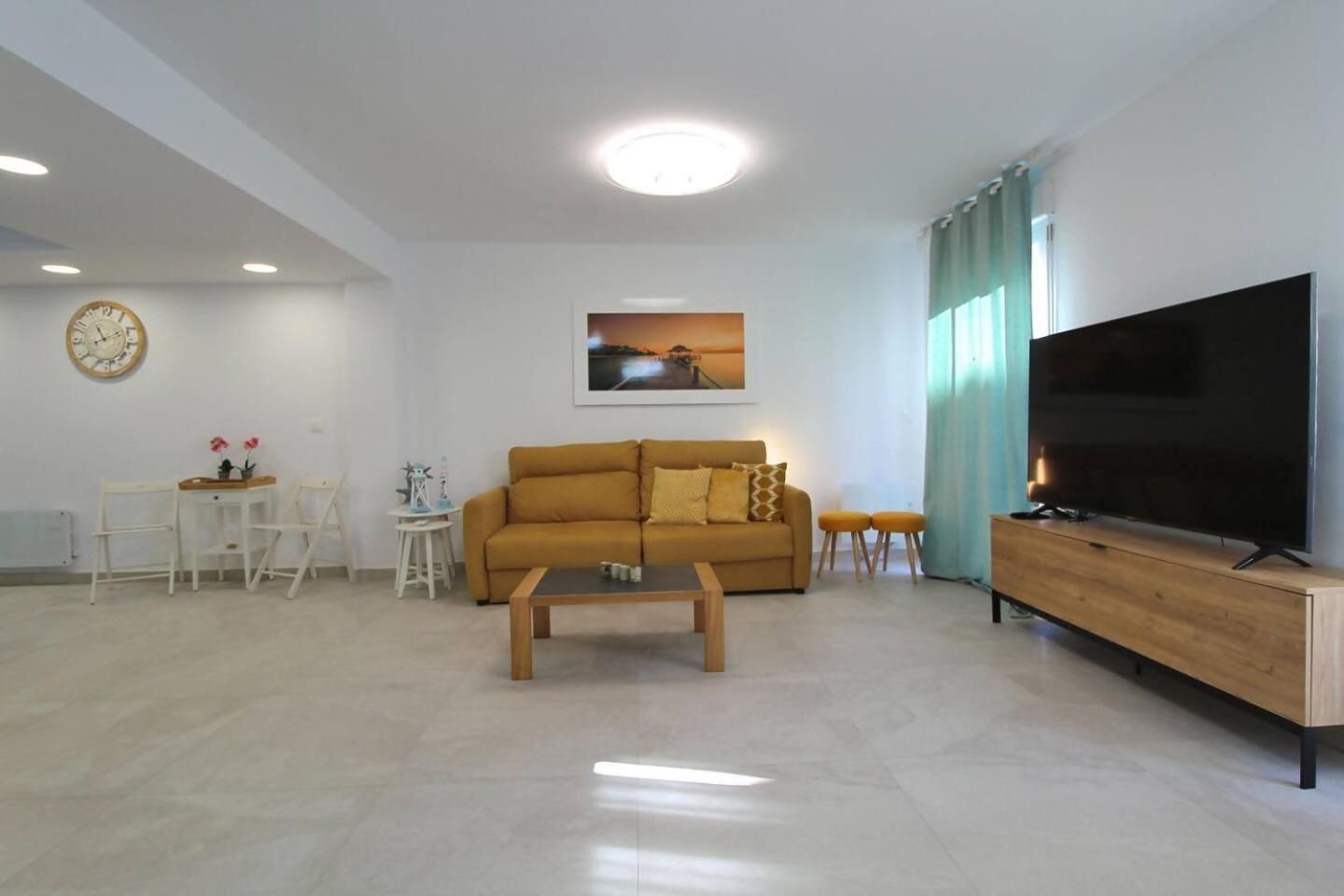 Avenida 19 Apartment *