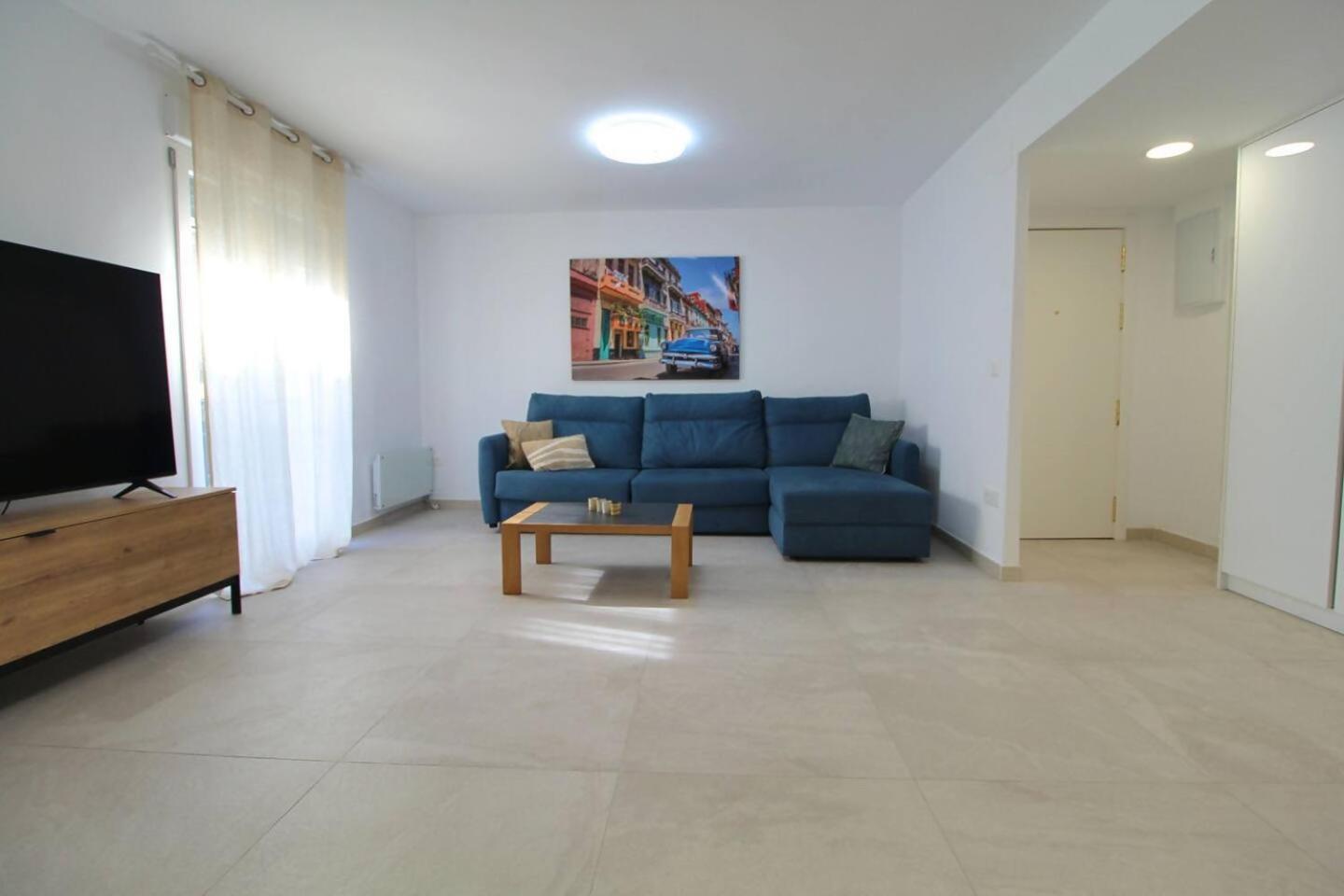 Avenida 19 * Altea